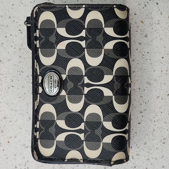 Coach Wallet - Picture 1 of 5
